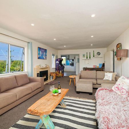 Five Palms Villa Kaikoura Exteriör bild