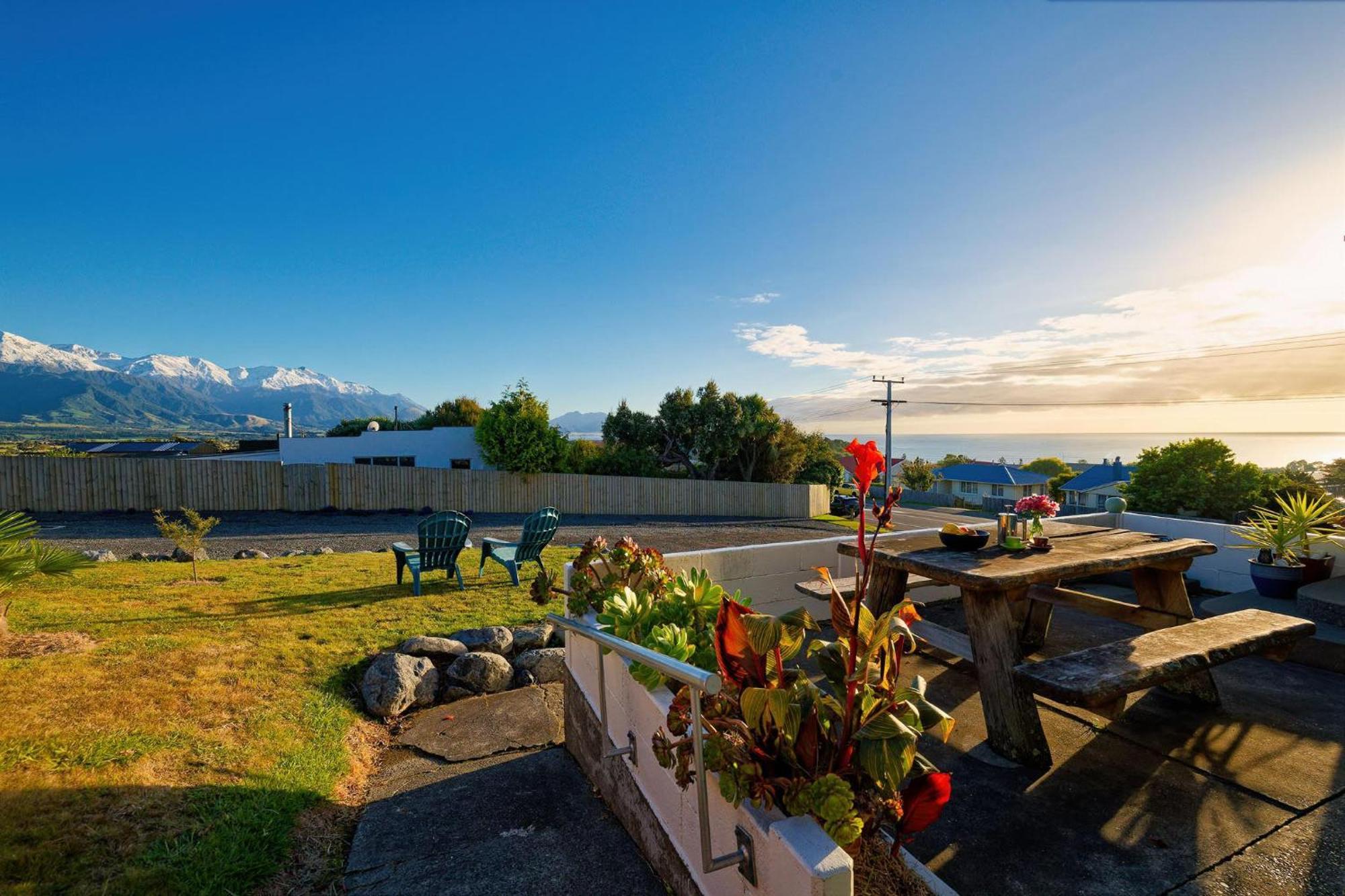 Five Palms Villa Kaikoura Exteriör bild