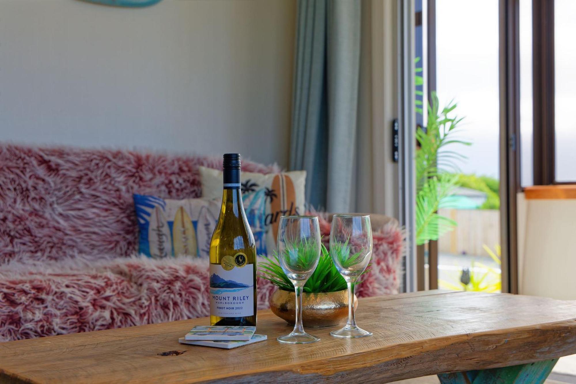 Five Palms Villa Kaikoura Exteriör bild